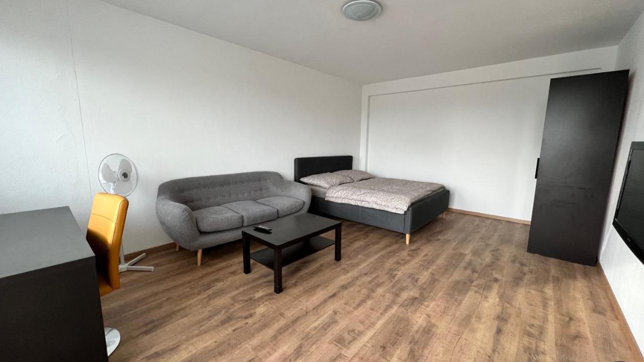 1 With Balcony, Dolezalova Street Apartmán *